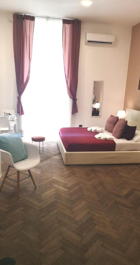 Domus Luigi Leone II Bed & Breakfast Naples Exterior photo