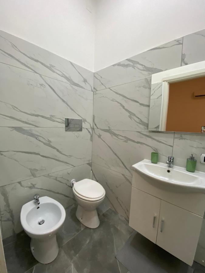 Domus Luigi Leone II Bed & Breakfast Naples Exterior photo