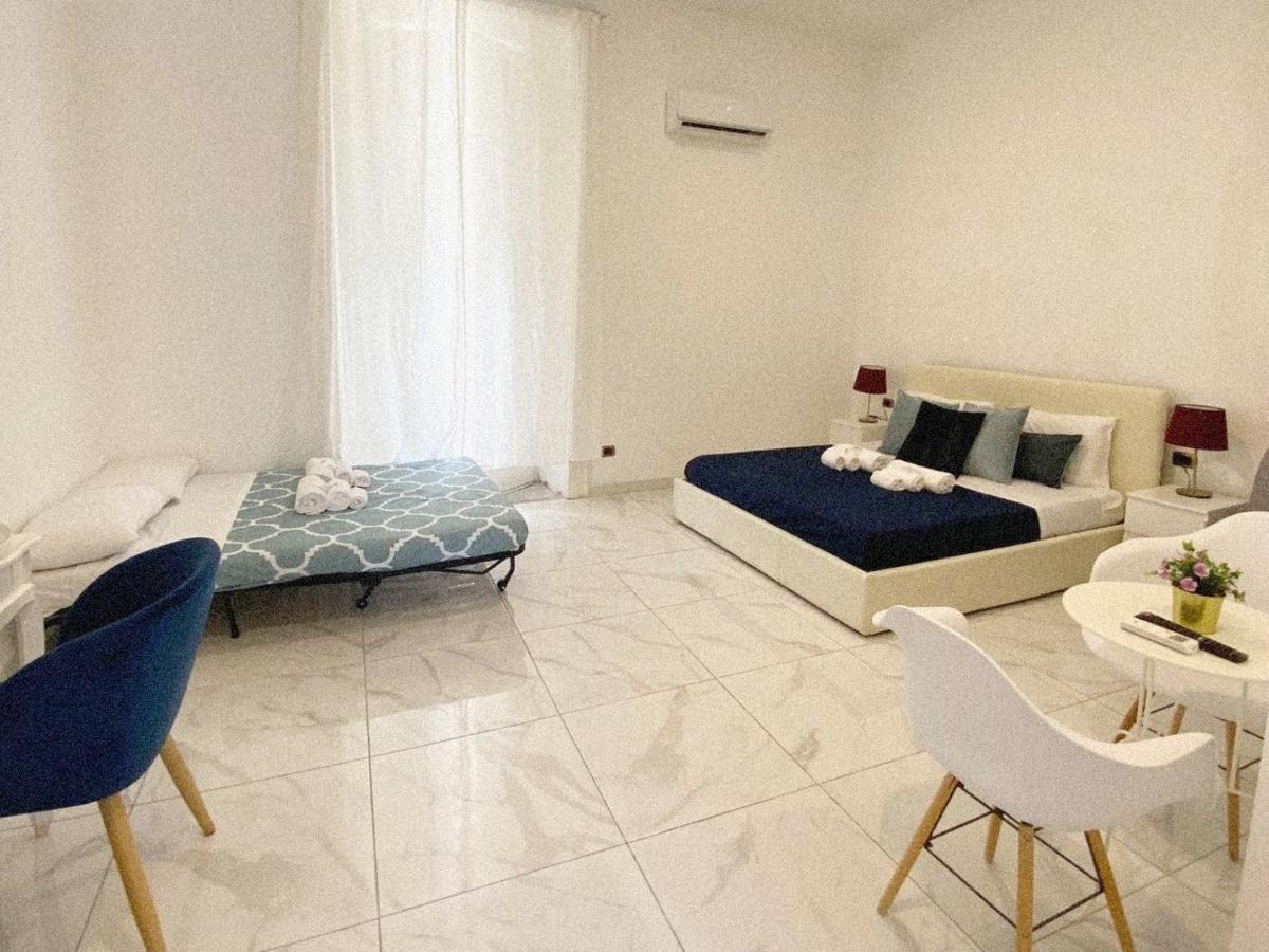 Domus Luigi Leone II Bed & Breakfast Naples Exterior photo
