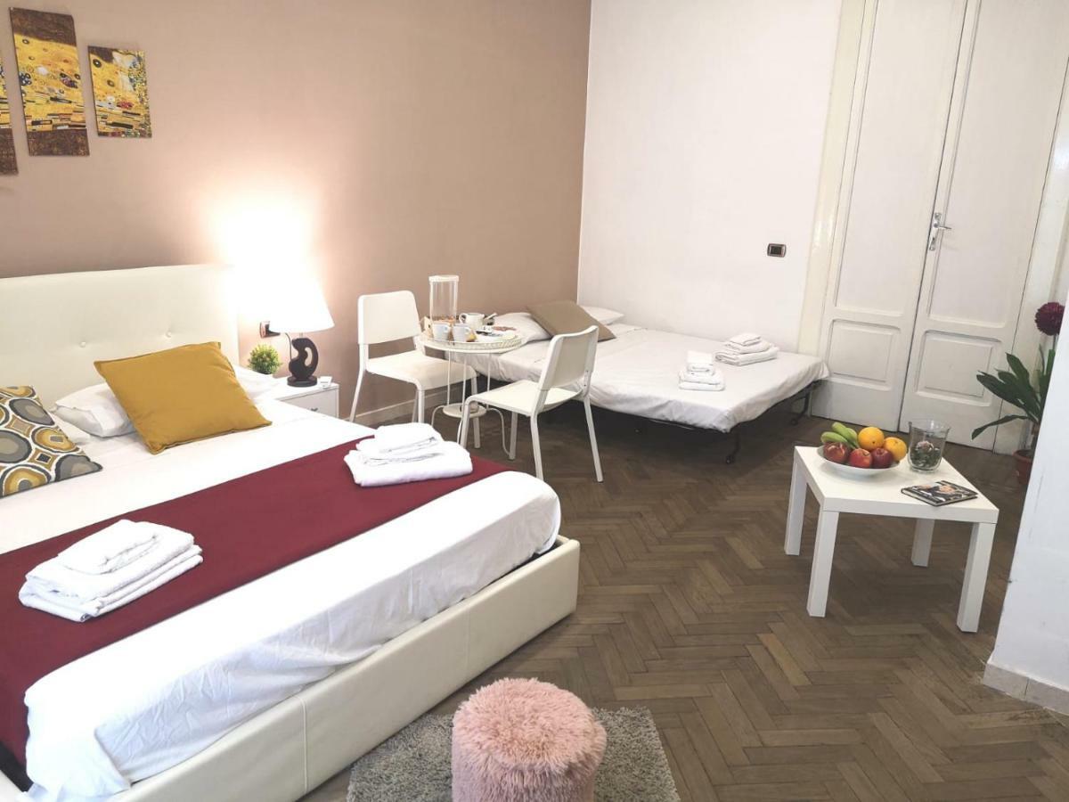 Domus Luigi Leone II Bed & Breakfast Naples Exterior photo