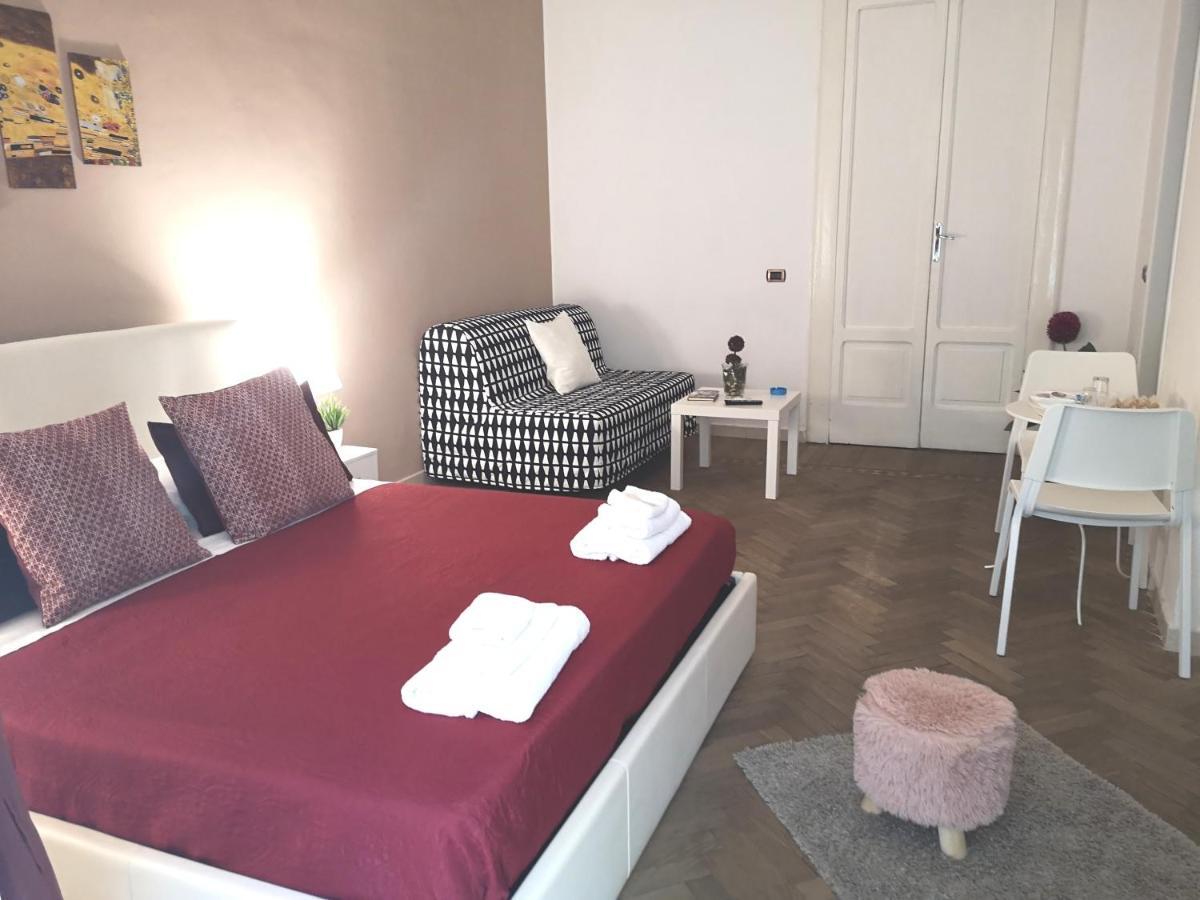 Domus Luigi Leone II Bed & Breakfast Naples Exterior photo