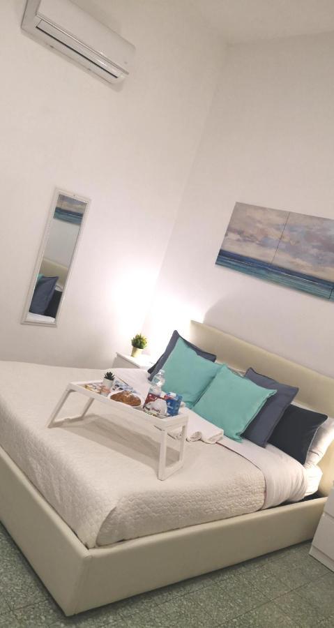 Domus Luigi Leone II Bed & Breakfast Naples Exterior photo