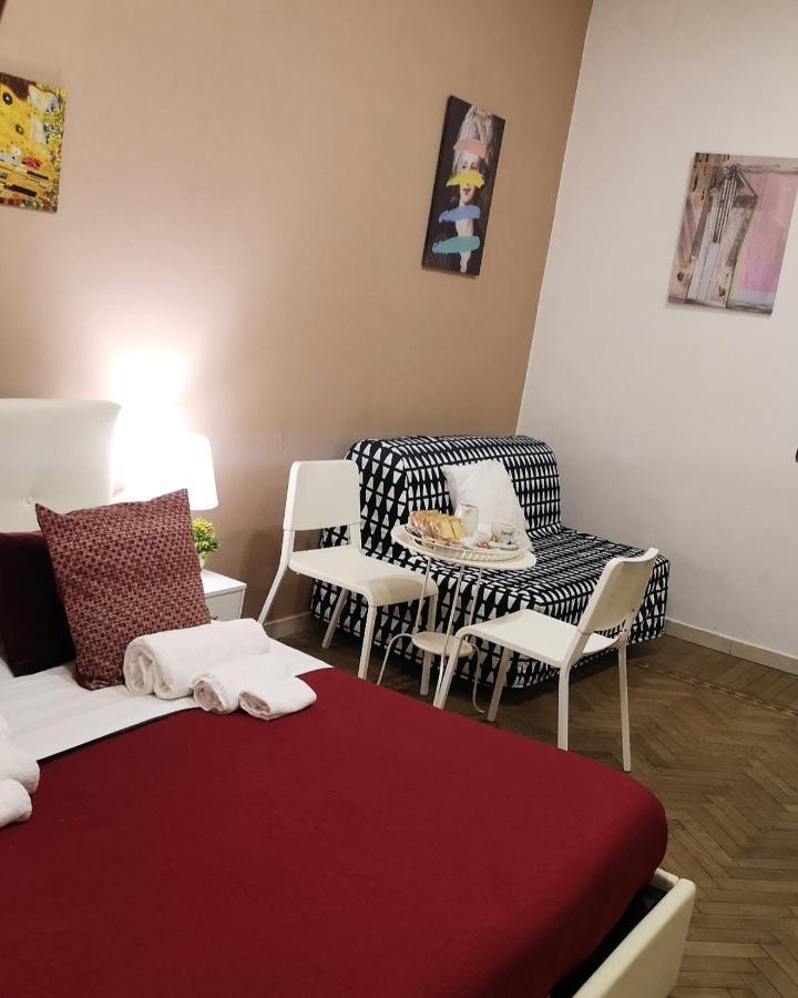 Domus Luigi Leone II Bed & Breakfast Naples Exterior photo
